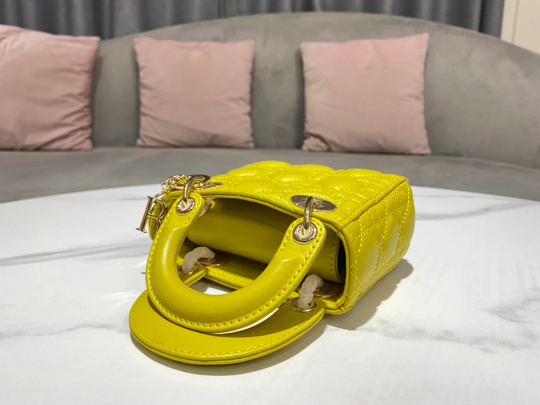 디올 레이디 마이크로 미니 백 옐로우