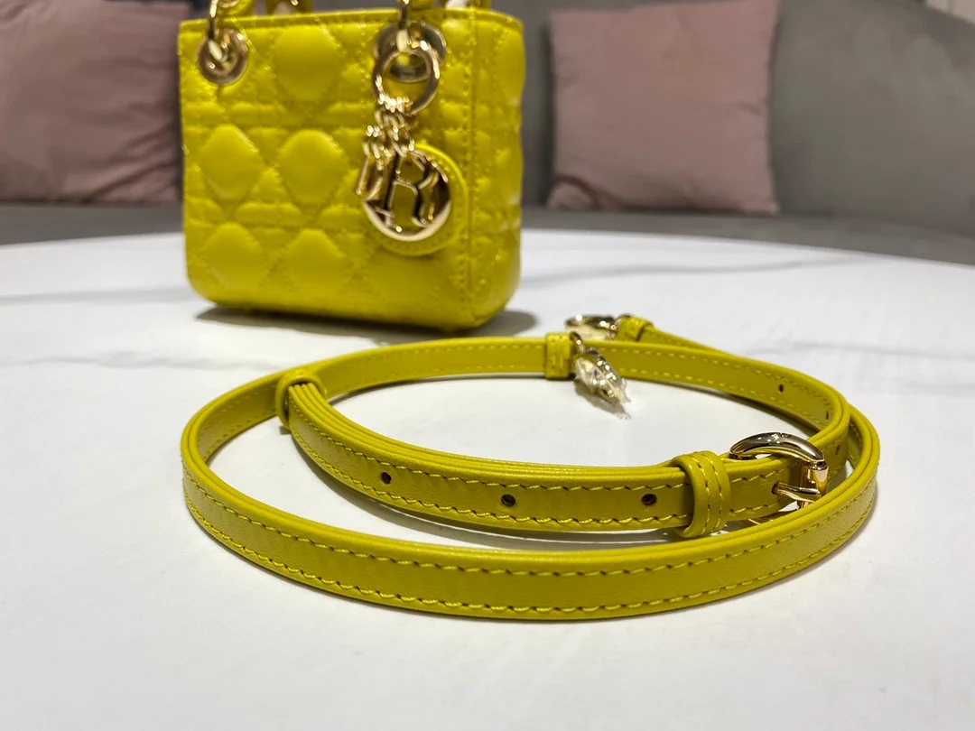 디올 레이디 마이크로 미니 백 옐로우
