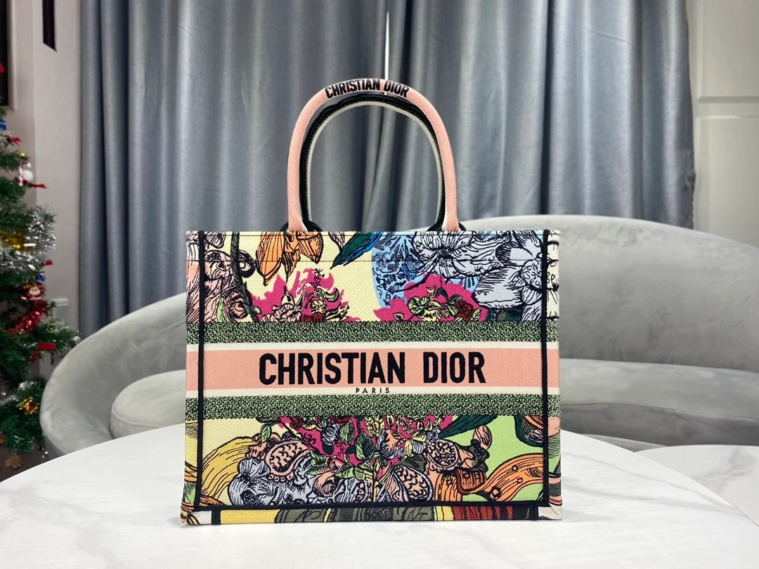 디올 레이디 북 토트 지라프 미디움 백