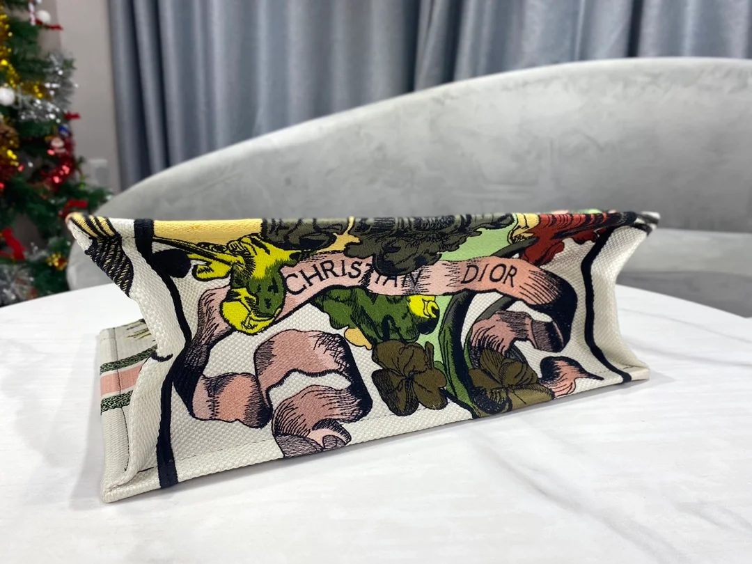 디올 레이디 북 토트 지라프 미디움 백