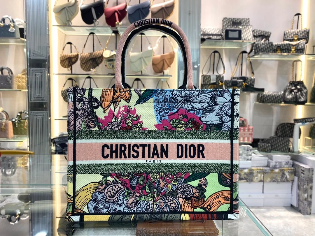 디올 레이디 북 토트 지라프 미디움 백