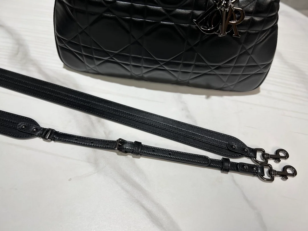 디올 레이디 95.22 캠페인 백 블랙