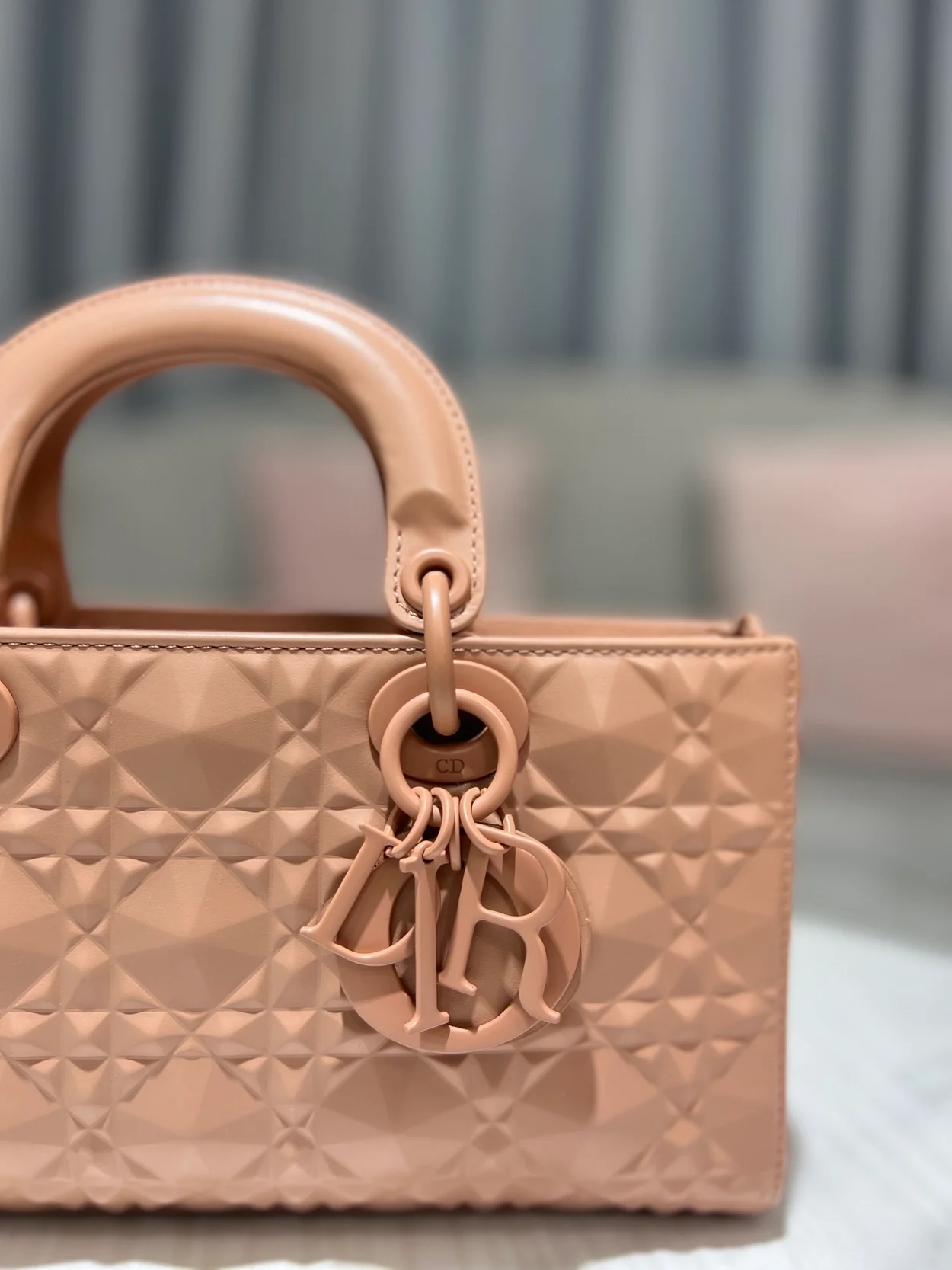 디올 레이디 D-JOY 미디움 백 핑크