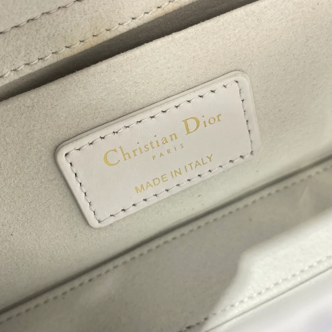 디올 레이디 D-JOY 메시 핸드백 화이트