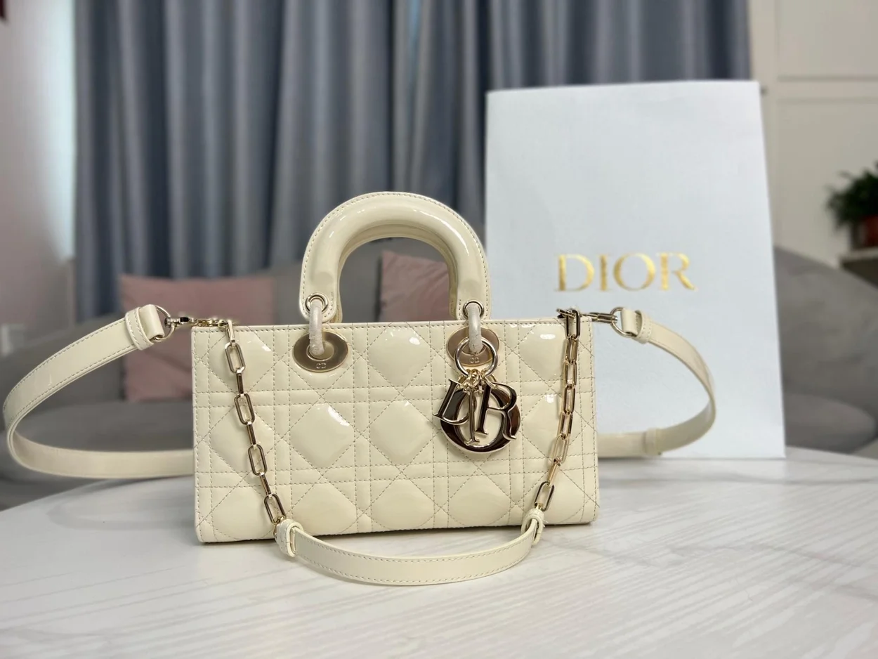 디올 레이디 D-JOY 스몰 백 화이트