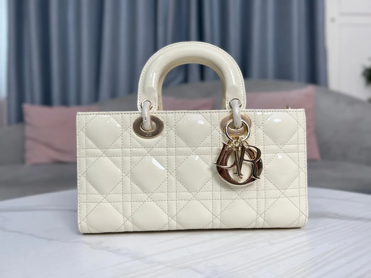 디올 레이디 D-JOY 스몰 백 화이트