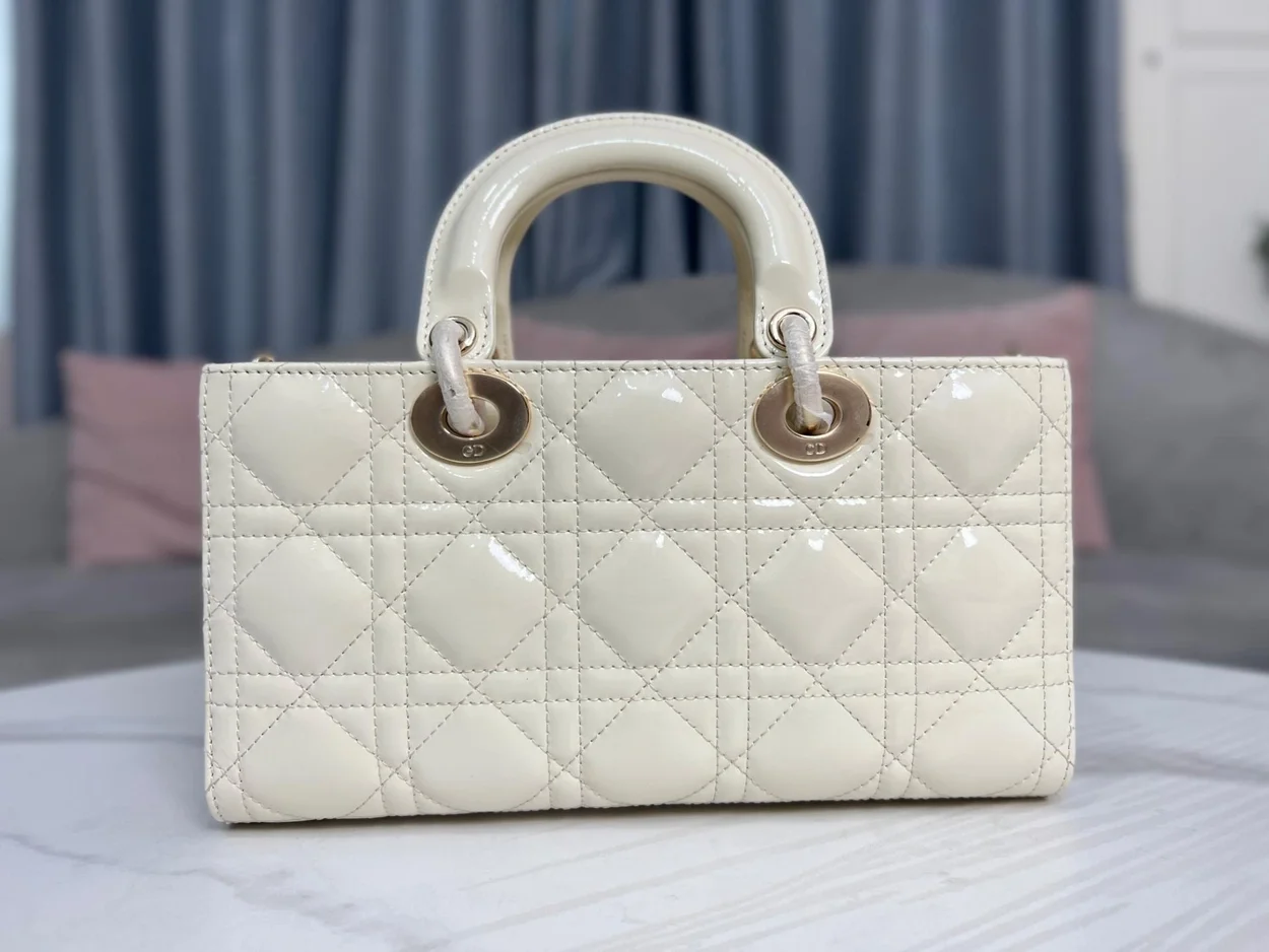 디올 레이디 D-JOY 스몰 백 화이트