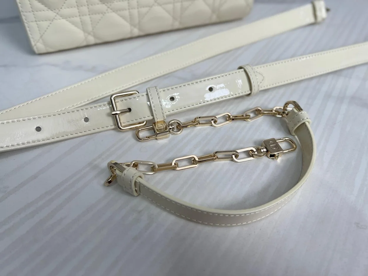 디올 레이디 D-JOY 스몰 백 화이트