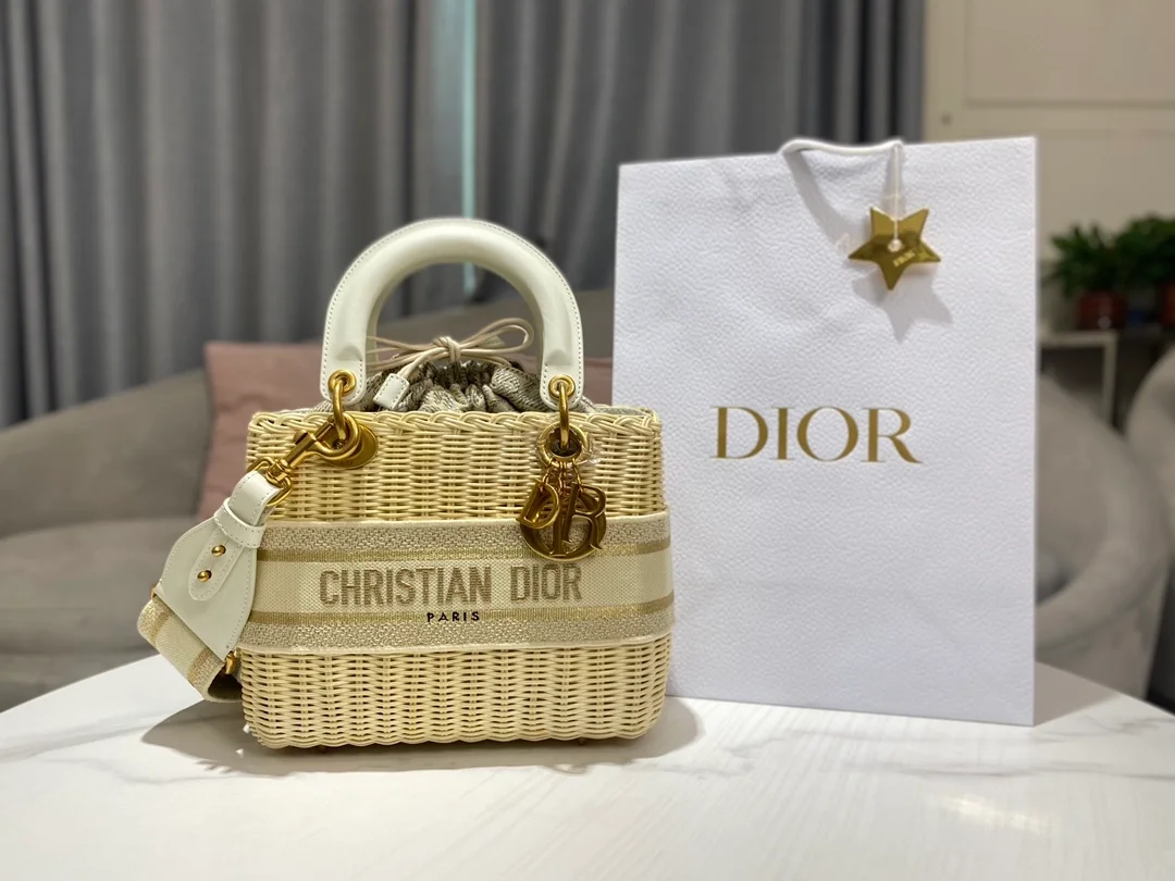 디올 레이디 바스켓 미디움 백 베이지