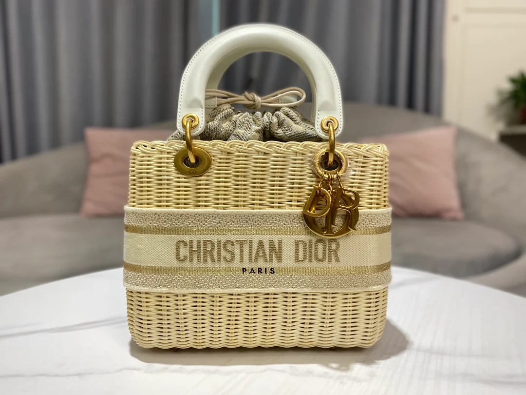 디올 레이디 바스켓 미디움 백 베이지
