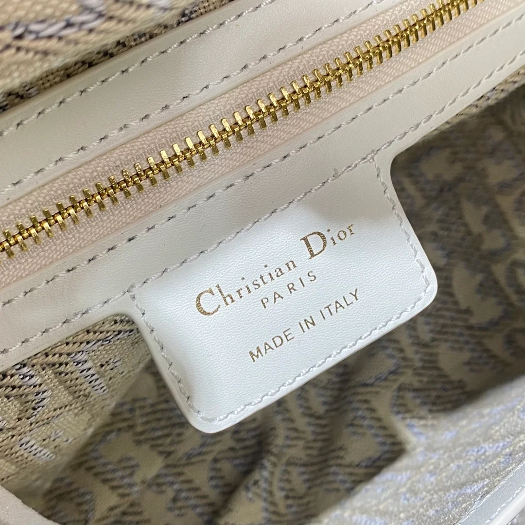 디올 레이디 바스켓 미디움 백 베이지