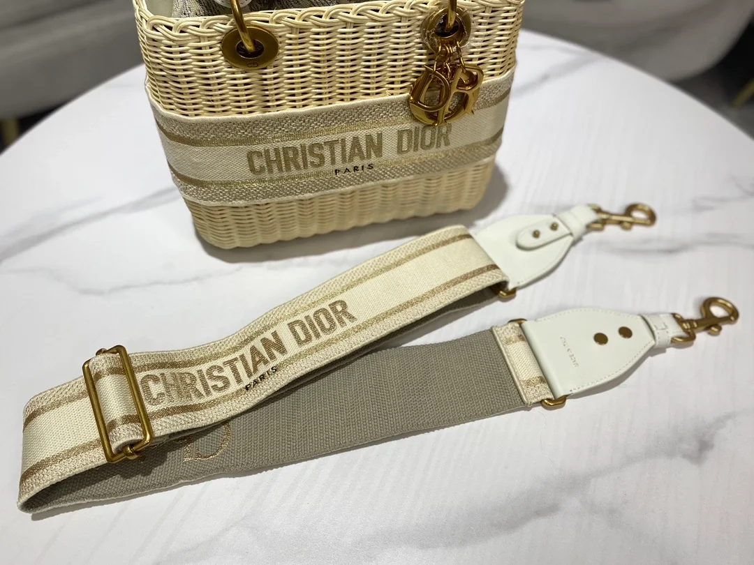 디올 레이디 바스켓 미디움 백 베이지