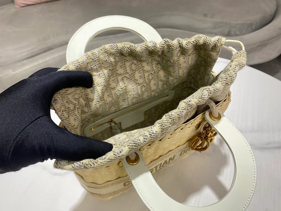 디올 레이디 바스켓 미디움 백 베이지