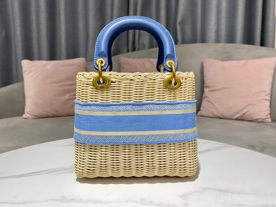 디올 레이디 바스켓 미디움 백 블루