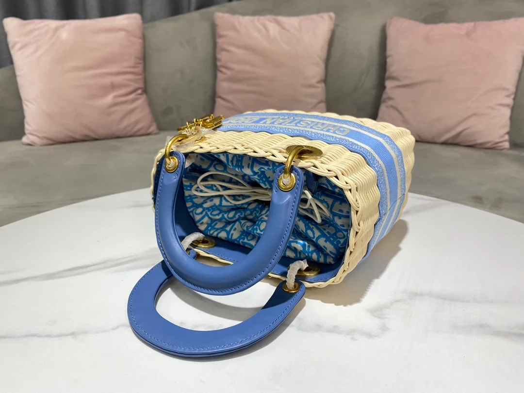 디올 레이디 바스켓 미디움 백 블루