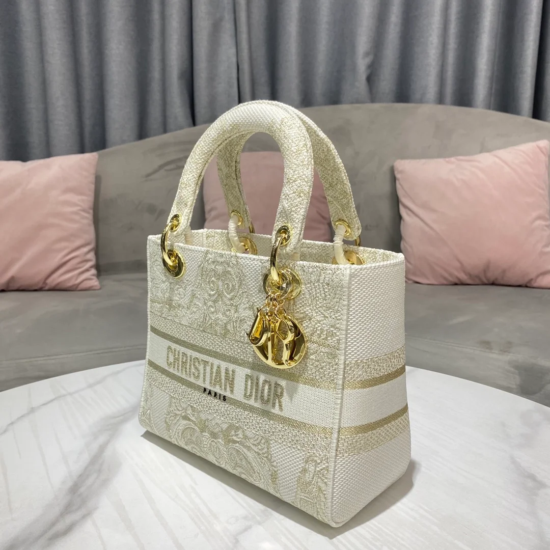 디올 레이디 D-LITE 핸드백 화이트