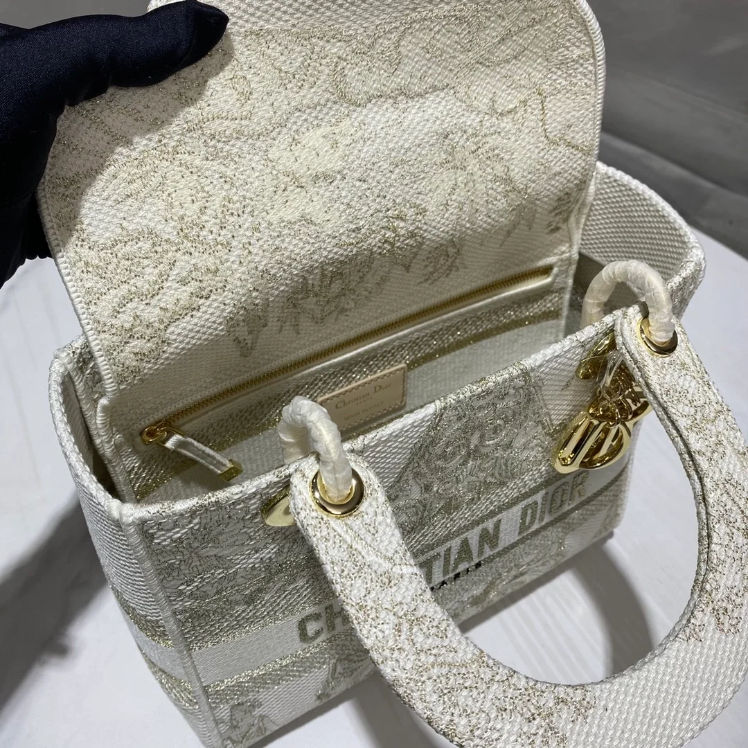 디올 레이디 D-LITE 핸드백 화이트