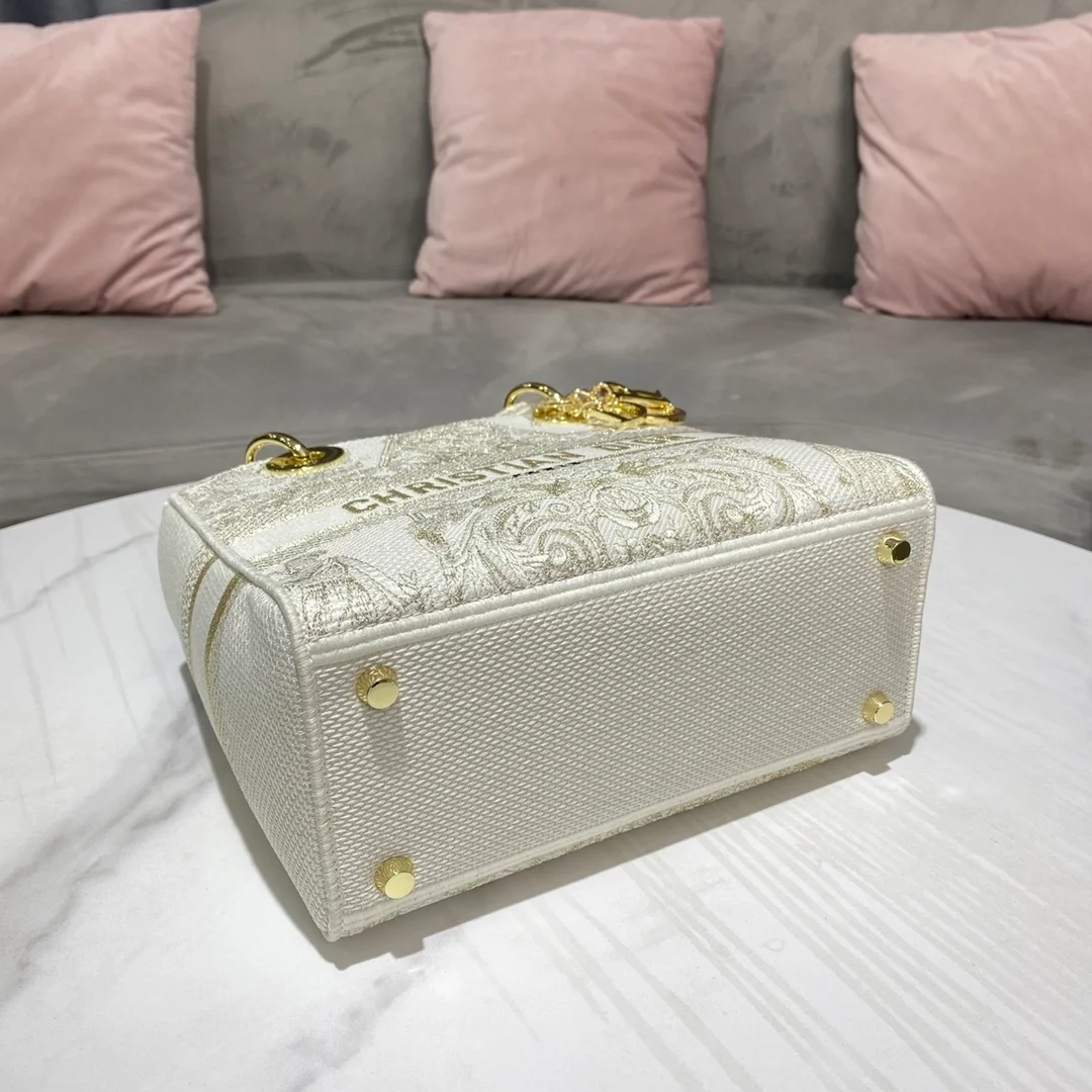 디올 레이디 D-LITE 핸드백 화이트