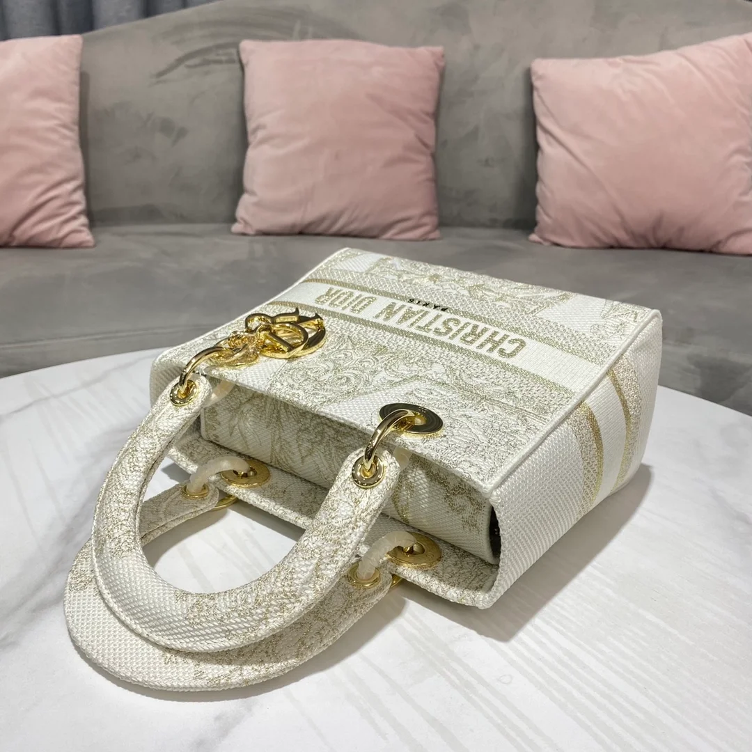 디올 레이디 D-LITE 핸드백 화이트