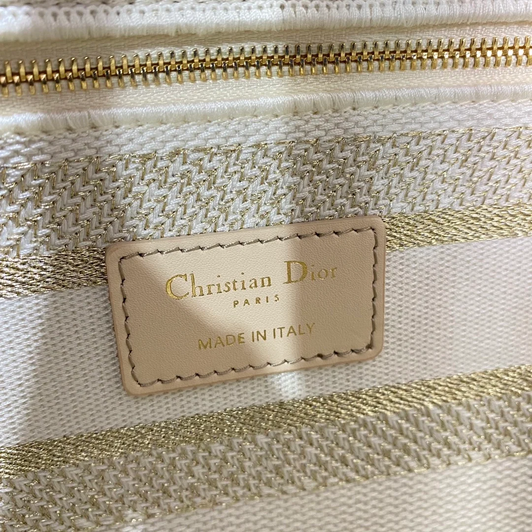 디올 레이디 D-LITE 핸드백 화이트