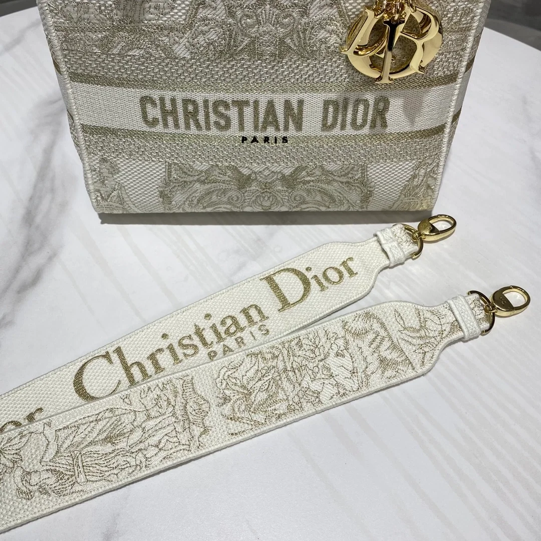 디올 레이디 D-LITE 핸드백 화이트