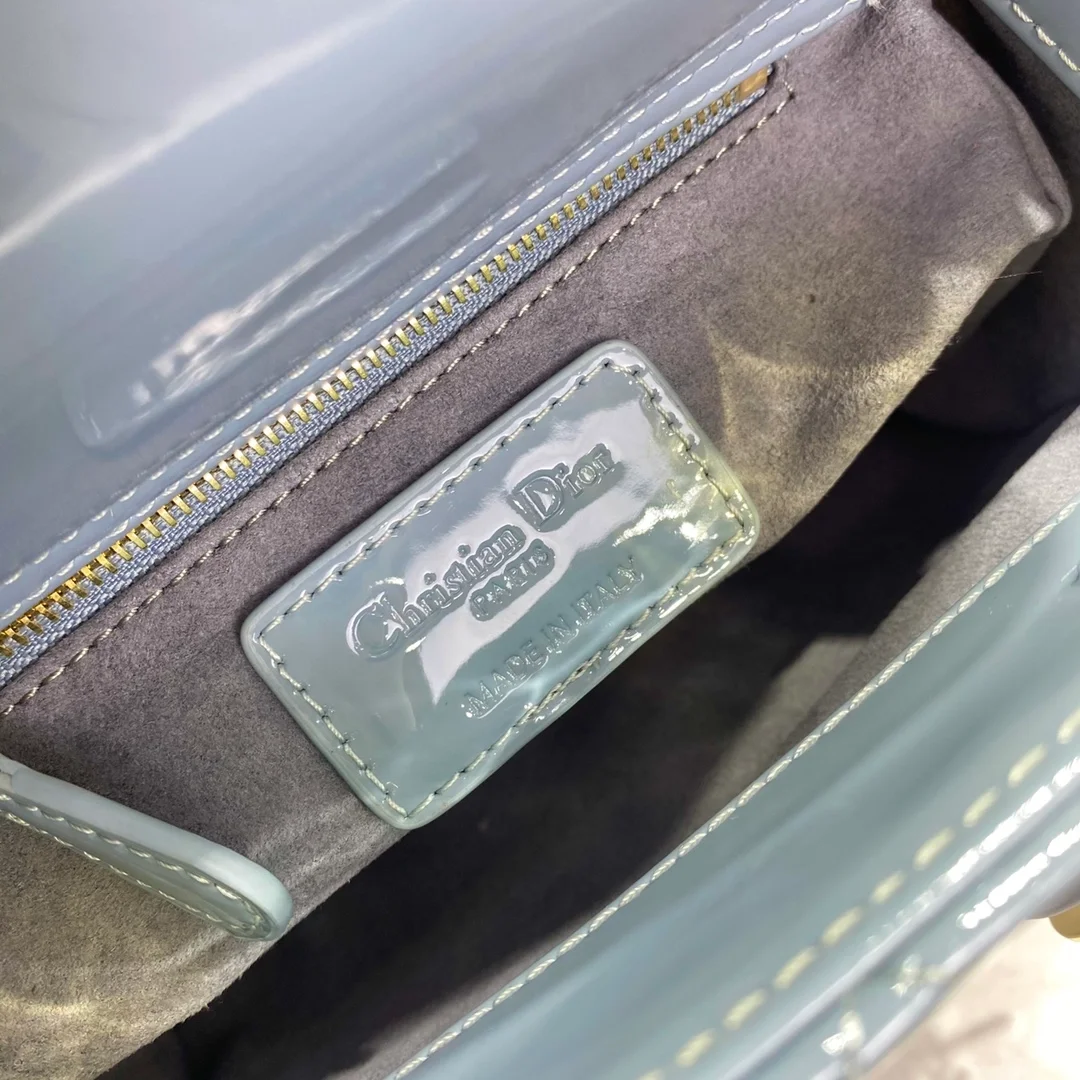 디올 레이디 램스킨 미니 백 스카이 블루