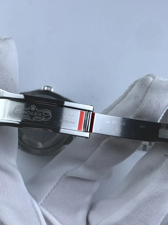 롤렉스 오이스터 퍼페츄얼 41mm 레드다이얼