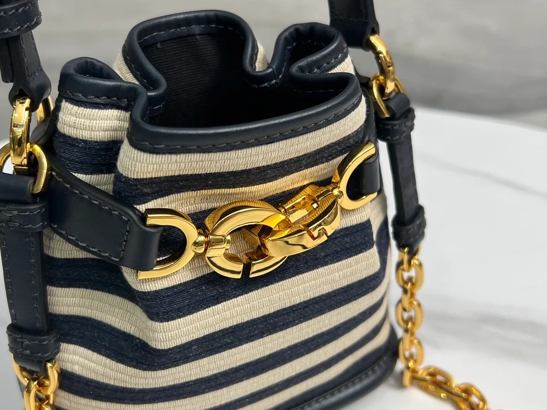 디올 C'EST 내추럴 데님 블루 스몰 백