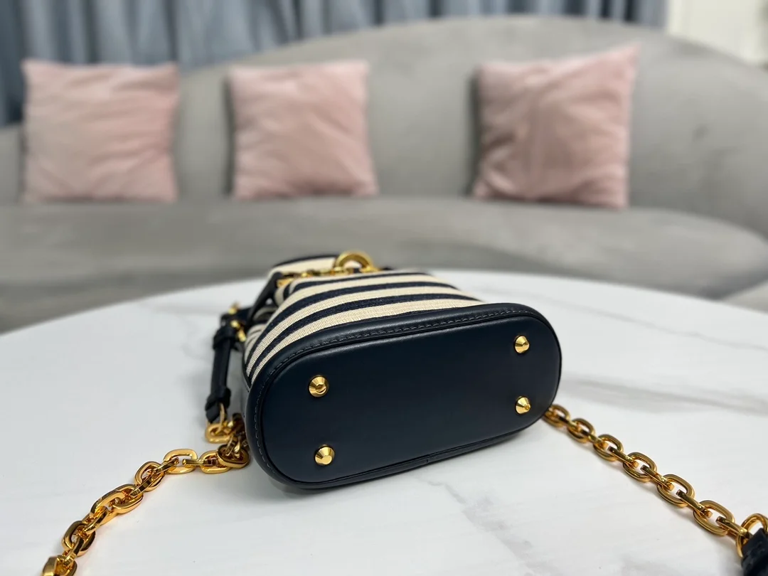 디올 C'EST 내추럴 데님 블루 스몰 백