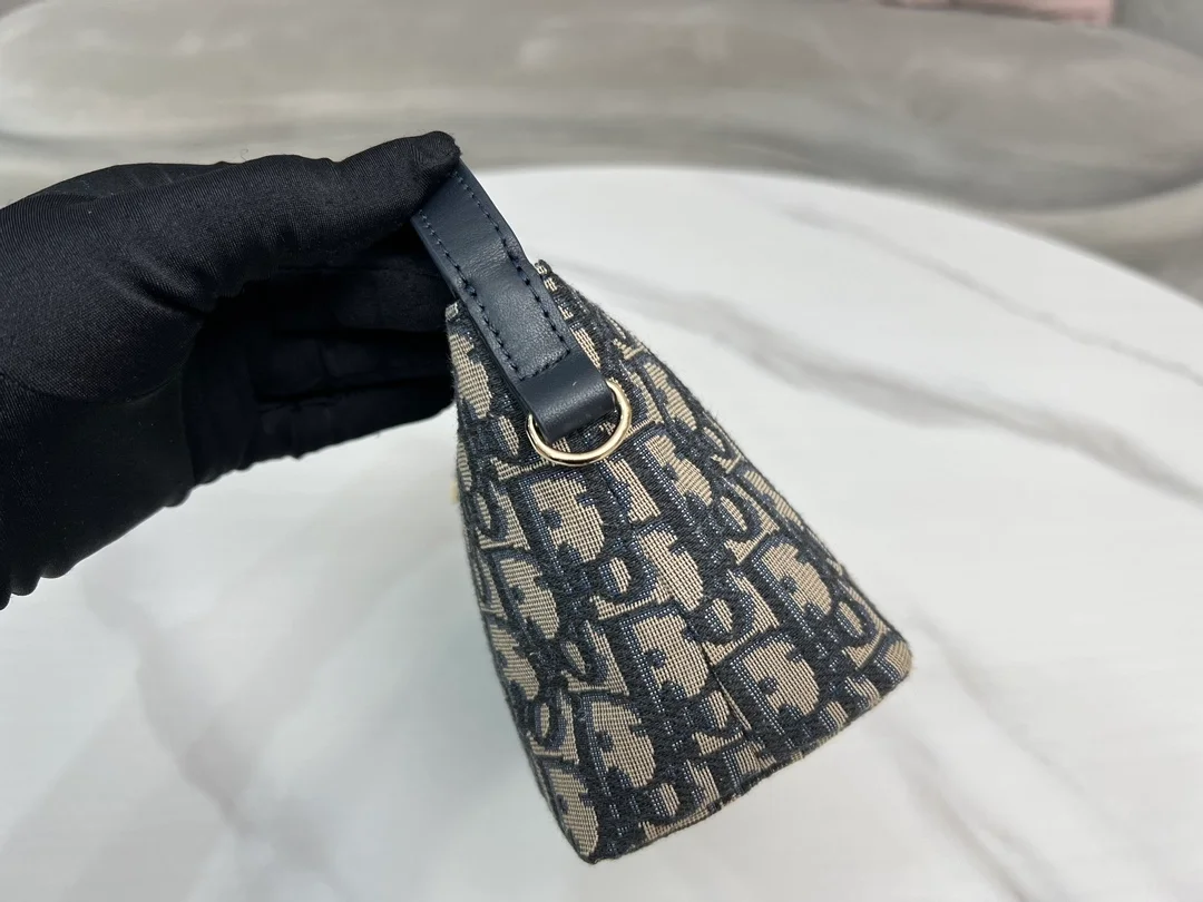 디올 트레블 노마드 스몰 파우치