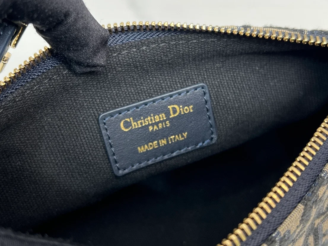 디올 트레블 노마드 스몰 파우치