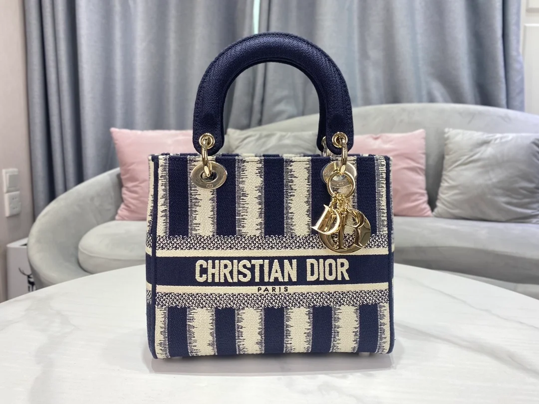 디올 D-Stripes 자수 핸드백 블루