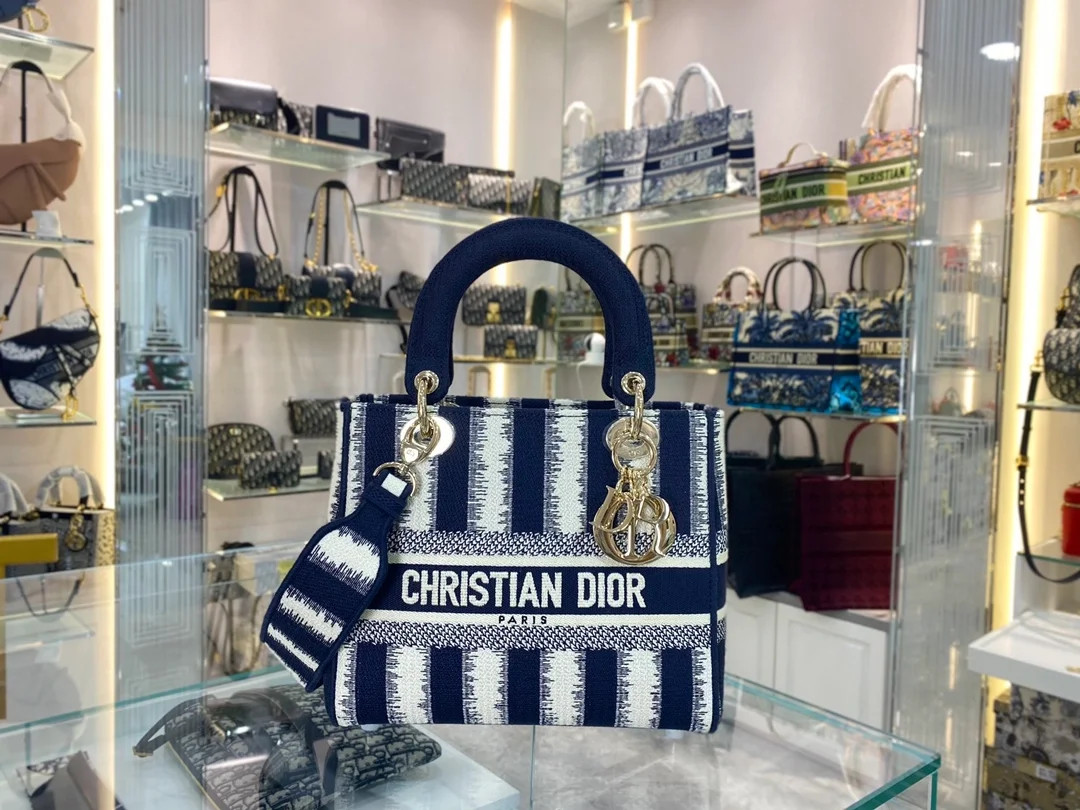 디올 D-Stripes 자수 핸드백 블루