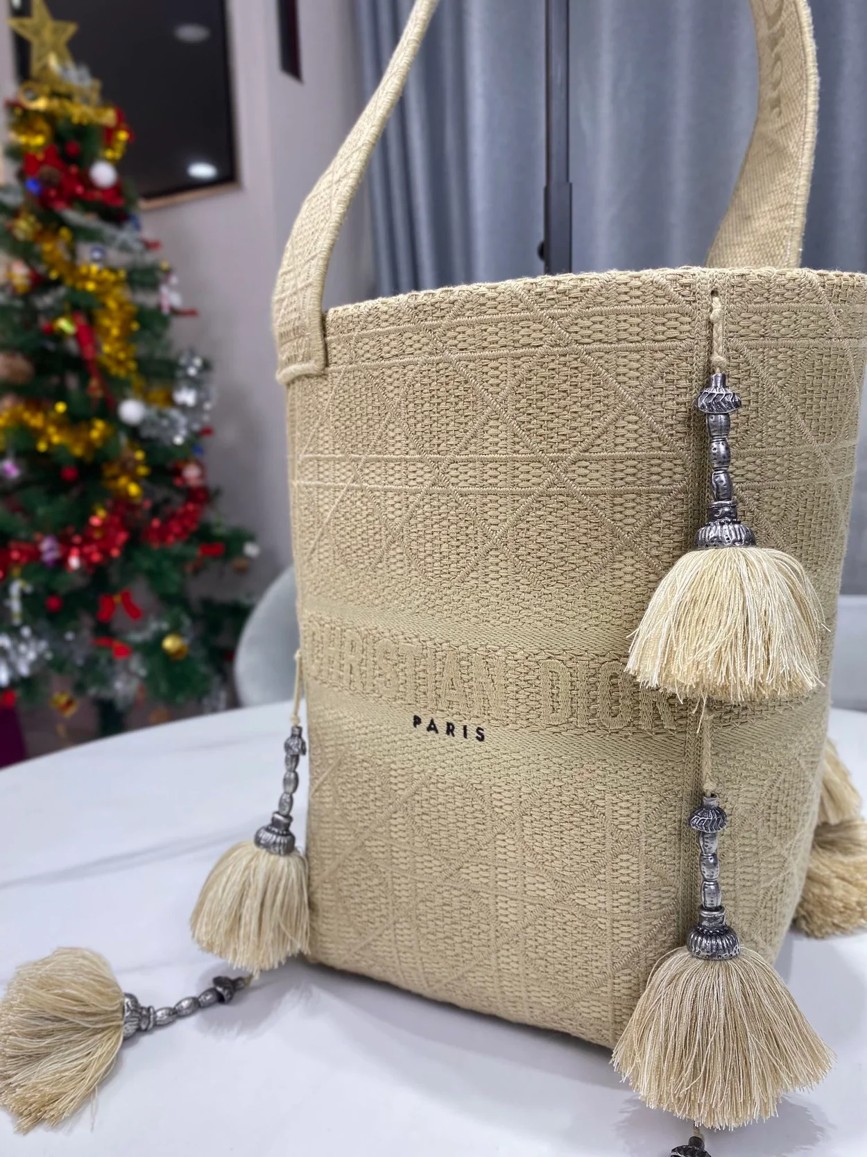 디올 까나쥬 모티브 D-BUBBLE 버킷 백