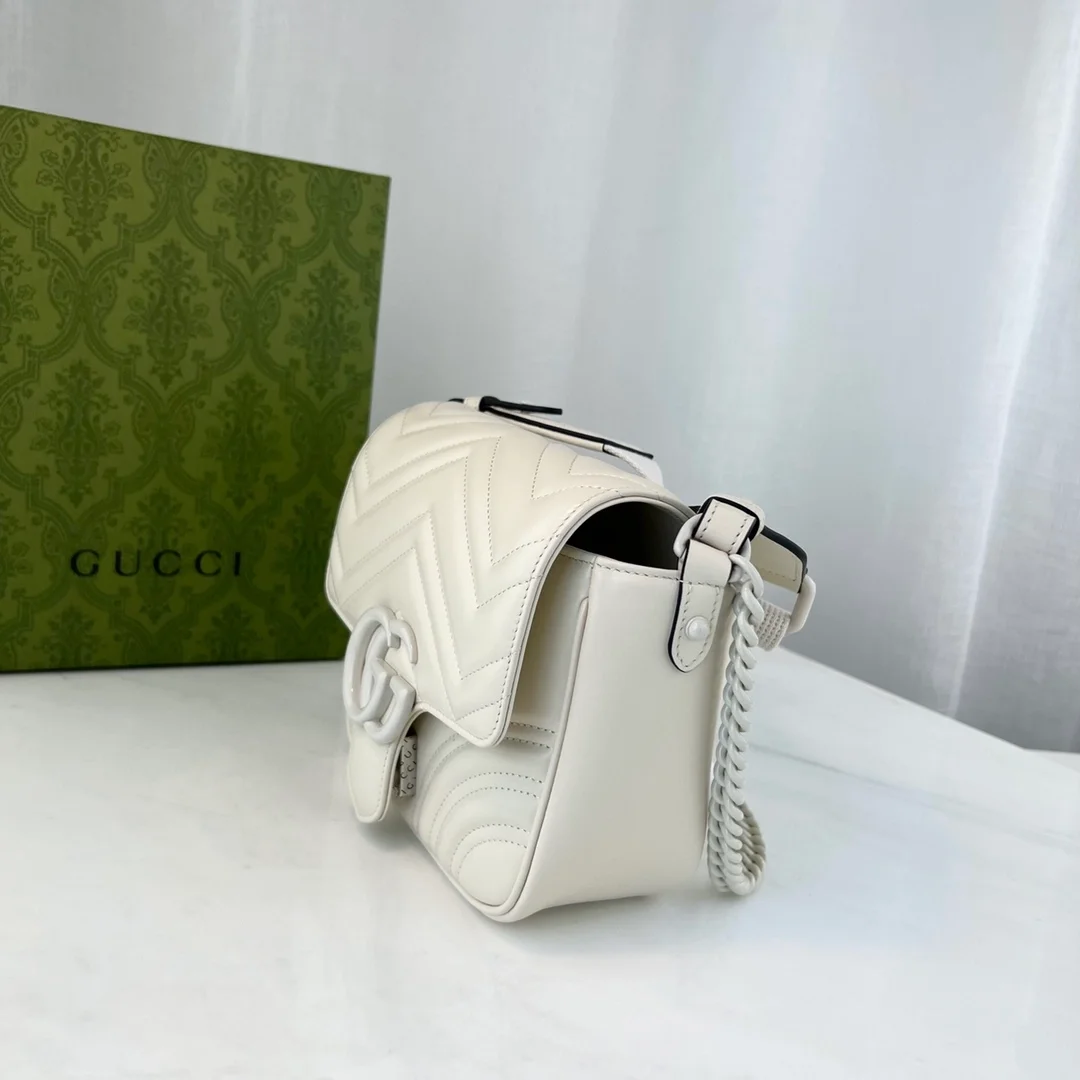 구찌 GG 마몽 화이트레더 마틀라세 숄더백