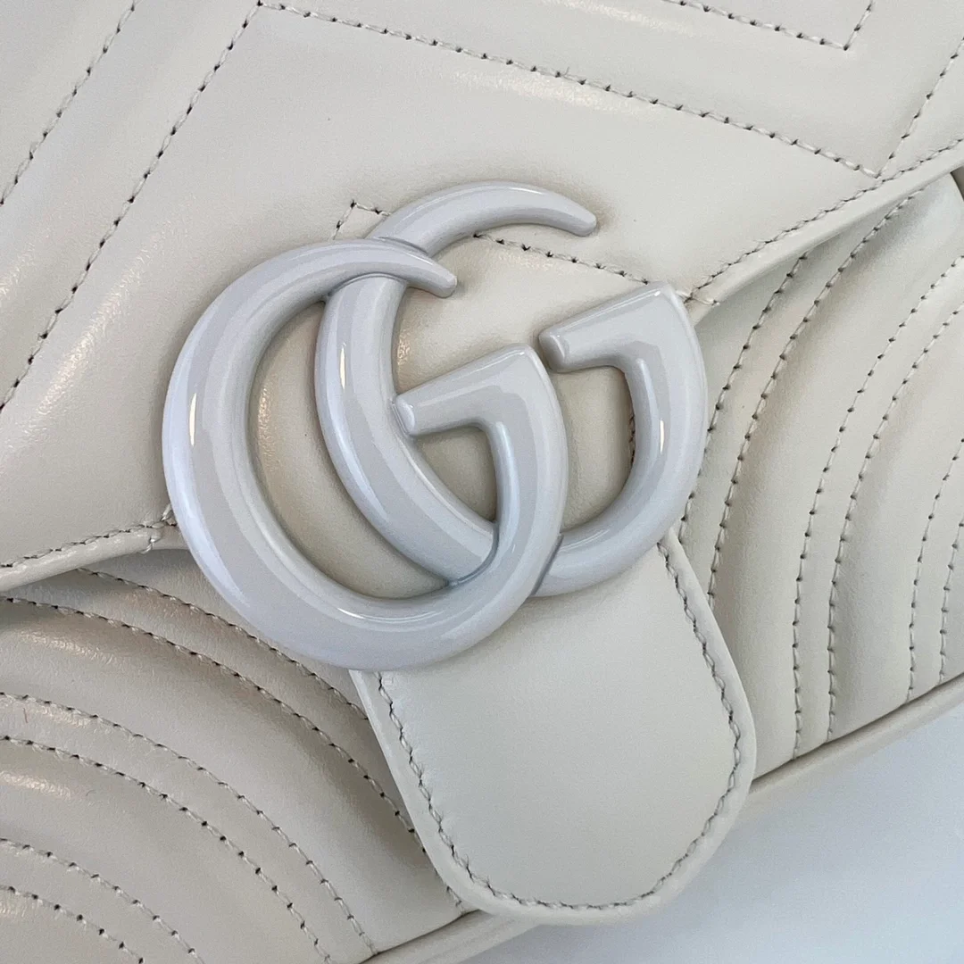 구찌 GG 마몽 화이트레더 마틀라세 숄더백
