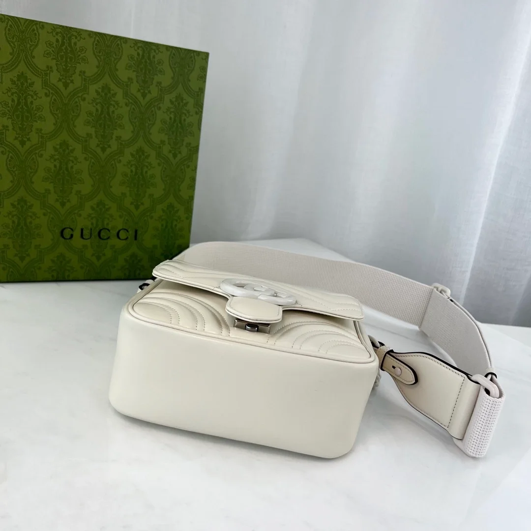 구찌 GG 마몽 화이트레더 마틀라세 숄더백