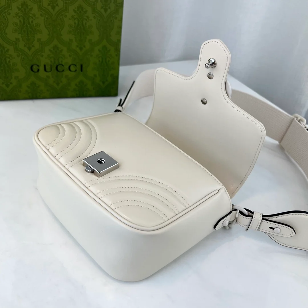 구찌 GG 마몽 화이트레더 마틀라세 숄더백