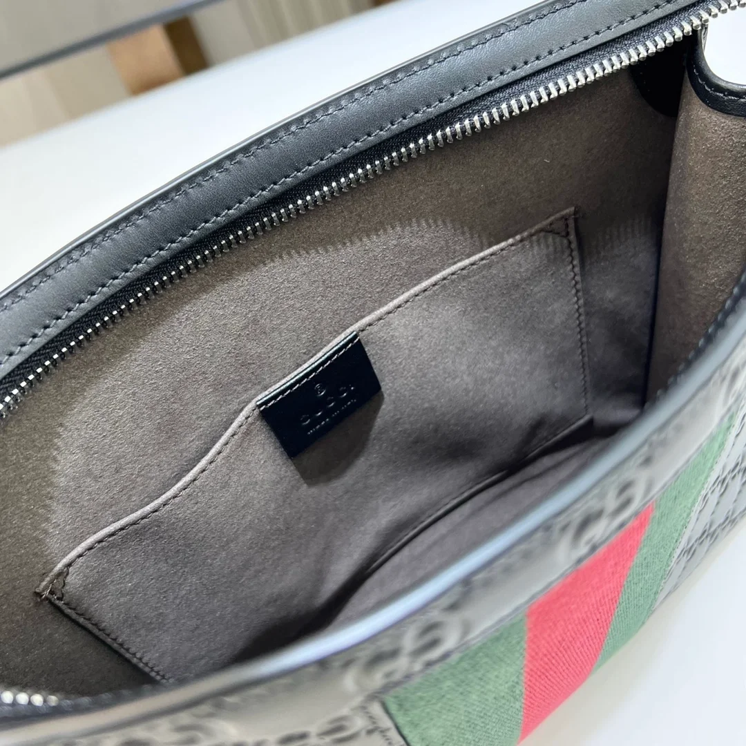 구찌 GG 슈프림 웹 클러치백 블랙