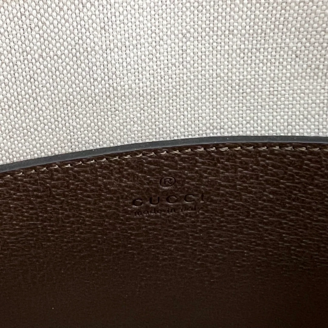 구찌 카멜 에보니 점보 GG 파우치