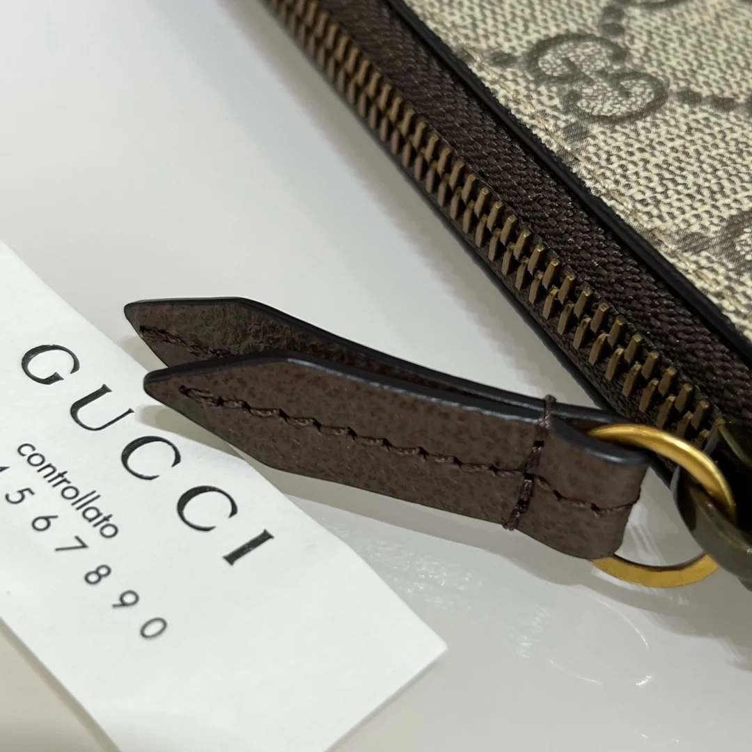 구찌 네오 빈티지 GG 슈프림 클러치