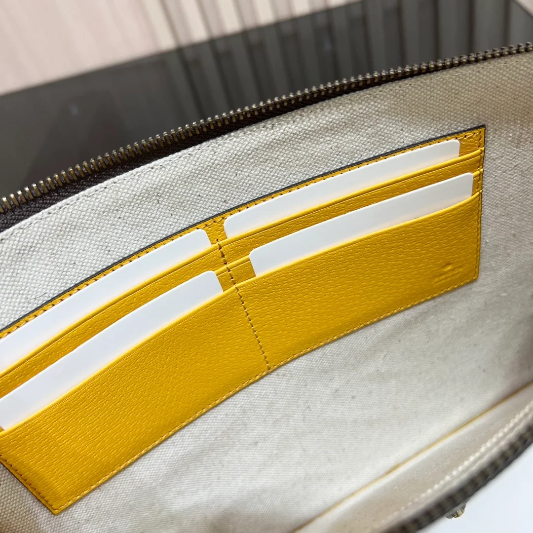 구찌 네오 빈티지 GG 슈프림 클러치