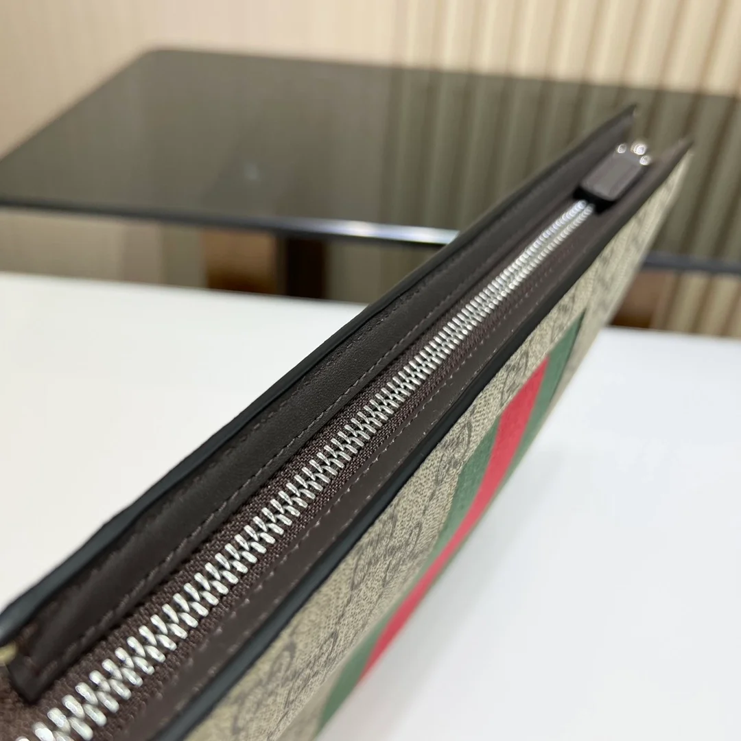 구찌 GG 삼선 웹 슈프림 클러치백