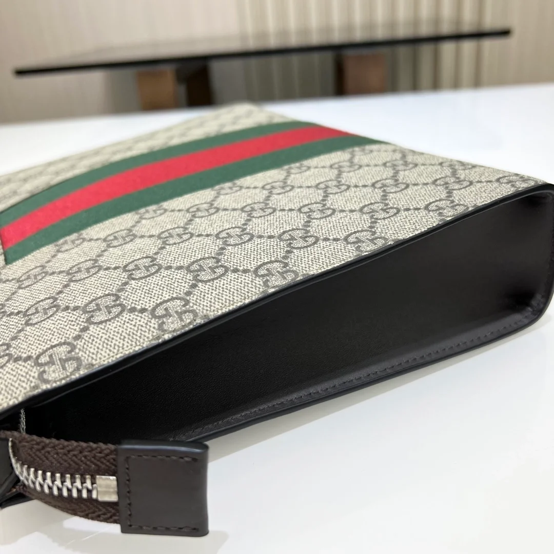 구찌 GG 삼선 웹 슈프림 클러치백