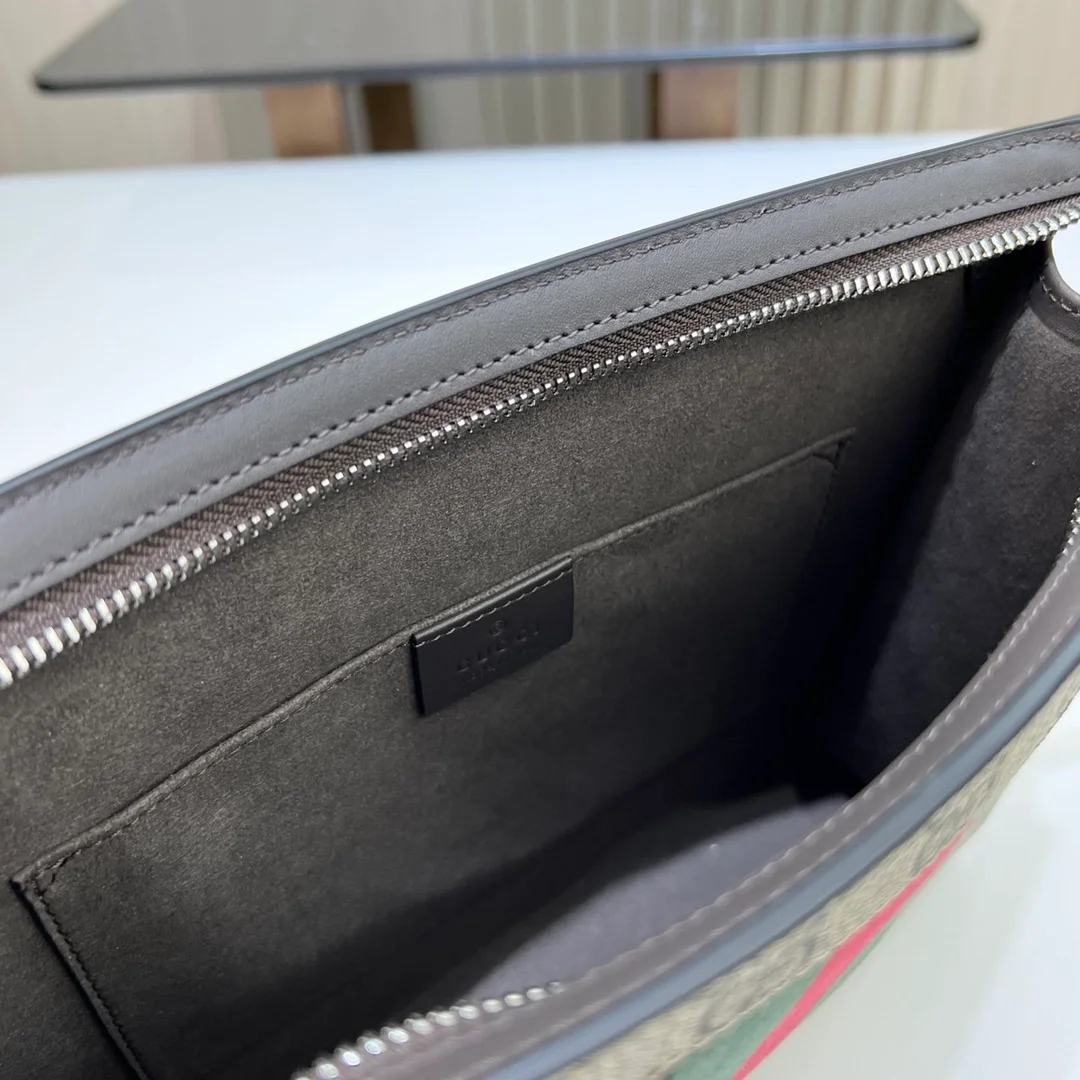 구찌 GG 삼선 웹 슈프림 클러치백