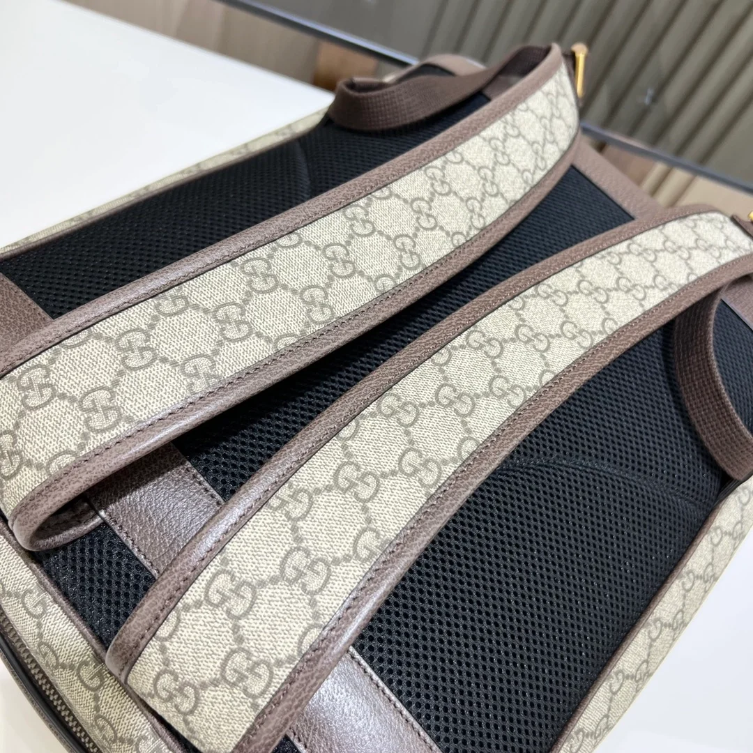 구찌 오피디아 GG 미디엄 백팩