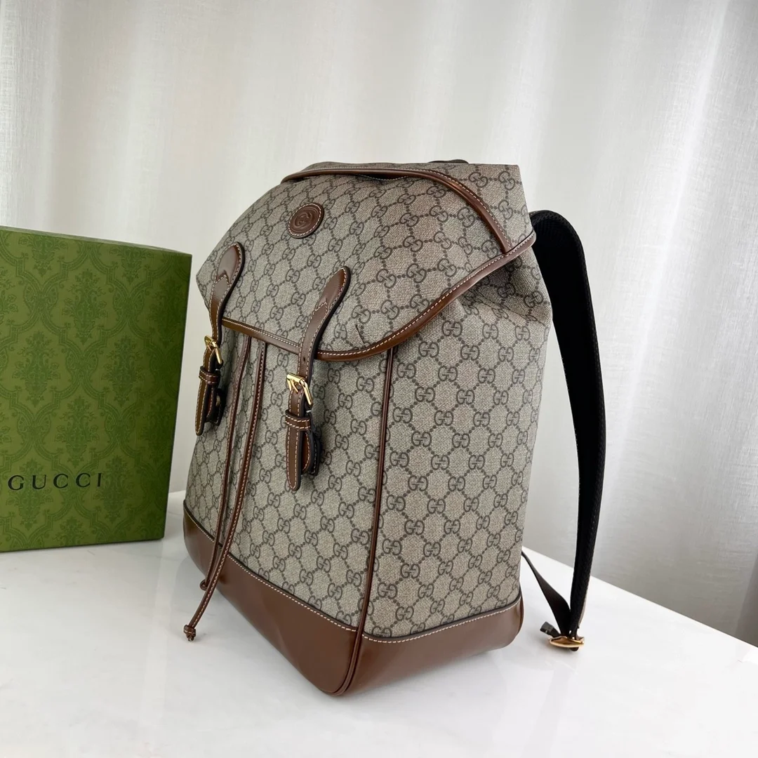 구찌 인터로킹 GG 미디움 백팩