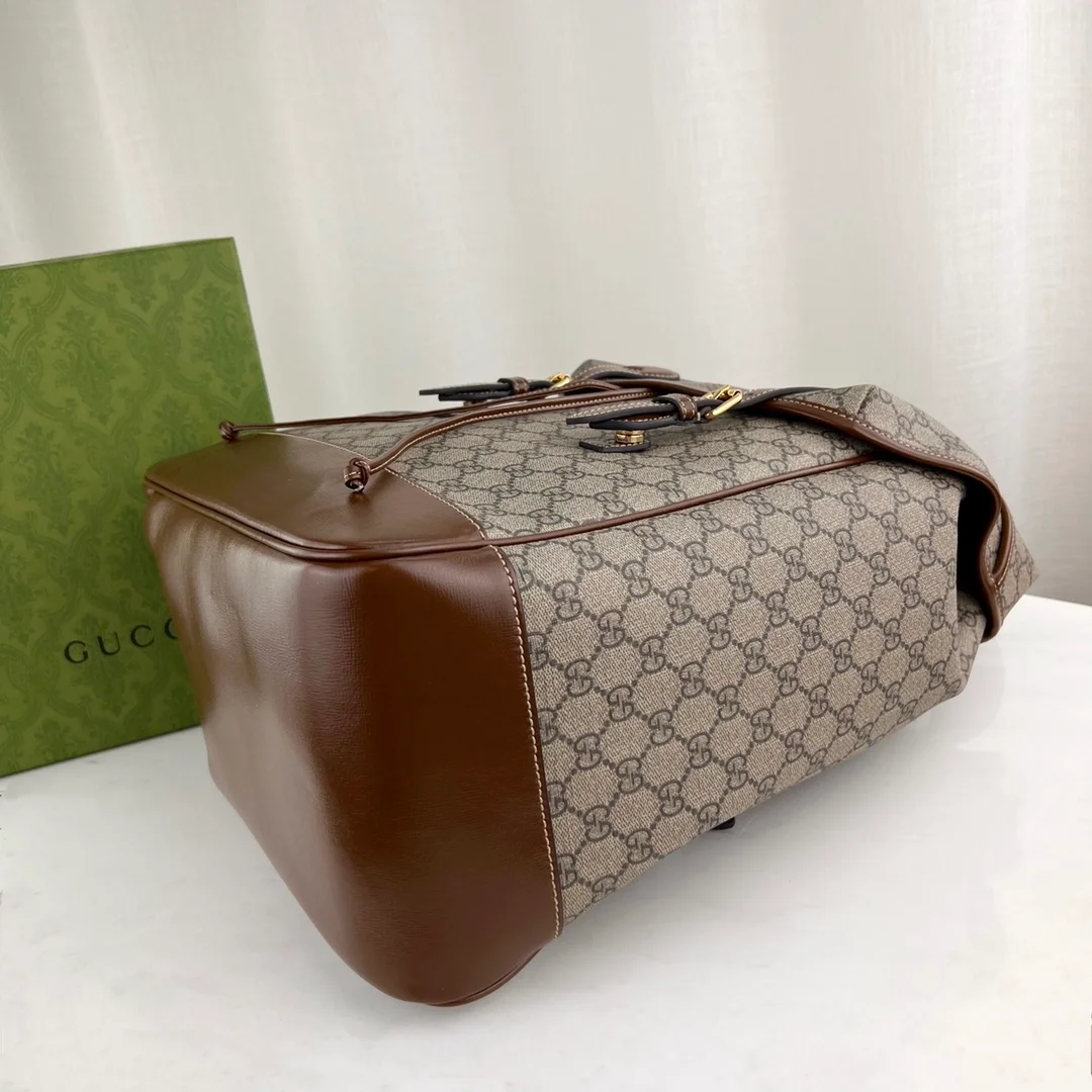 구찌 인터로킹 GG 미디움 백팩