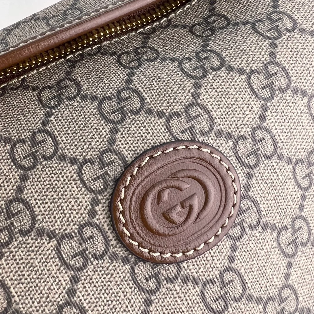 구찌 인터로킹 GG 미디움 백팩