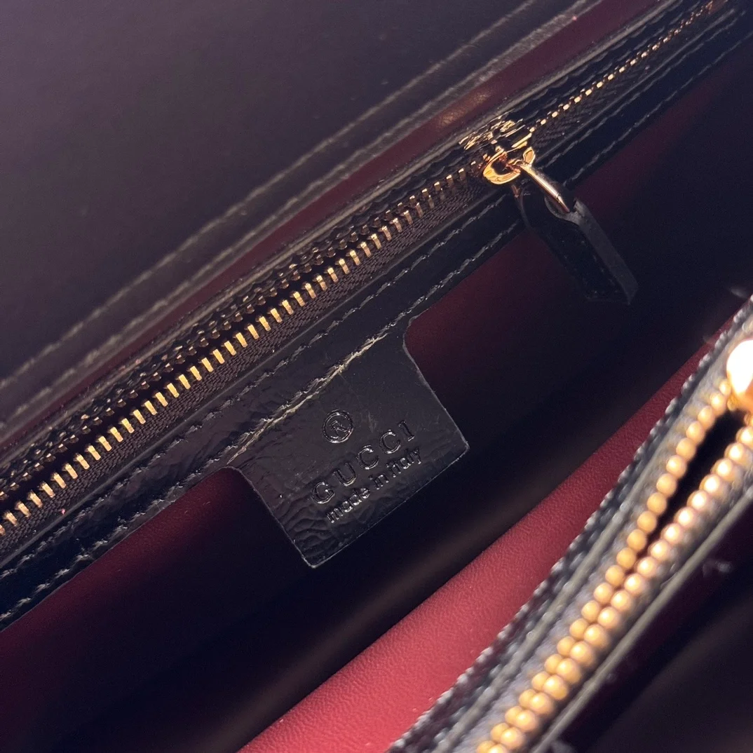 구찌 다이아나 미디엄 페이던트 레더 토트 백